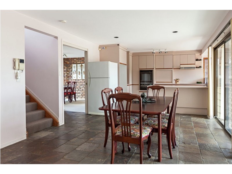 Mount Ommaney QLD 4074