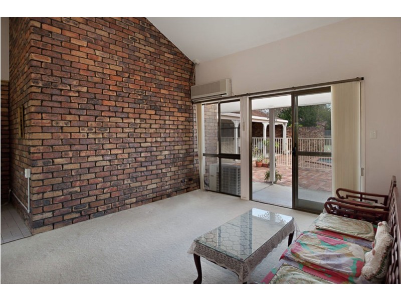 Mount Ommaney QLD 4074