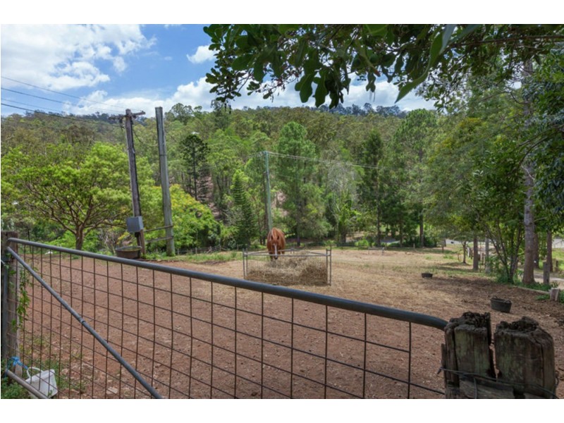Brookfield QLD 4069