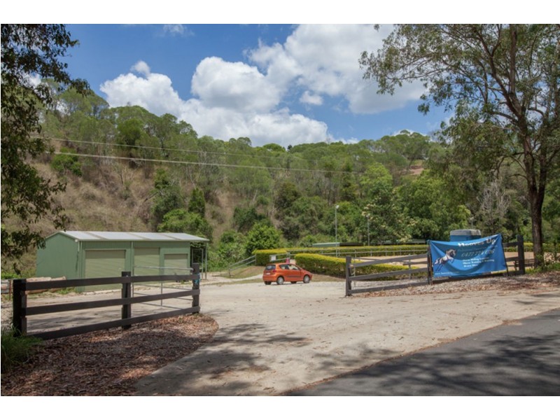 Brookfield QLD 4069