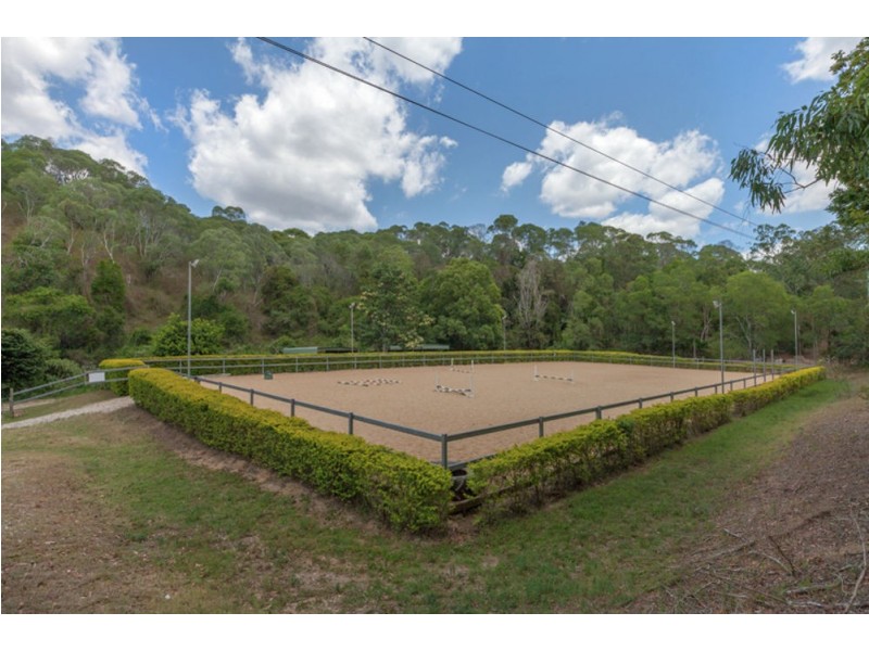 Brookfield QLD 4069