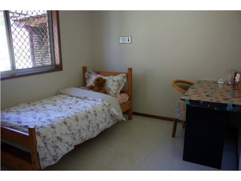 24 Glen Ross Road, Sinnamon Park QLD 4073