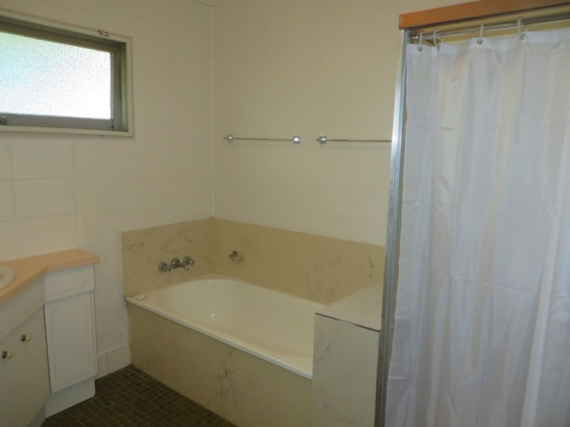 16 Mankinna Street, Jindalee QLD 4074