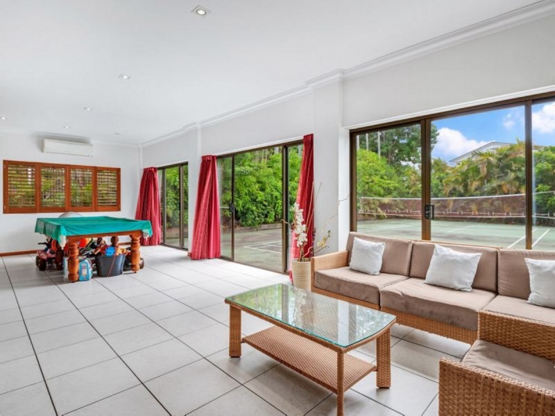 11 Bondel Place, Mount Ommaney QLD 4074