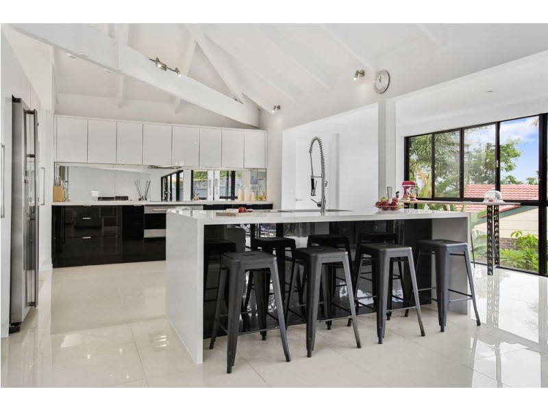 Mount Ommaney QLD 4074