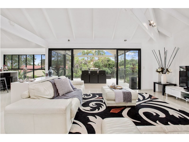 Mount Ommaney QLD 4074