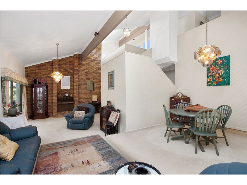 Mount Ommaney QLD 4074