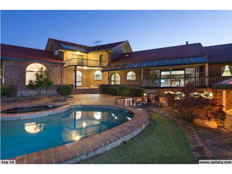 8 Chisholm Court, Mount Ommaney QLD 4074