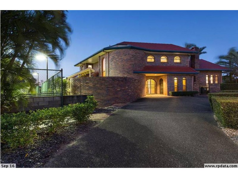 8 Chisholm Court, Mount Ommaney QLD 4074