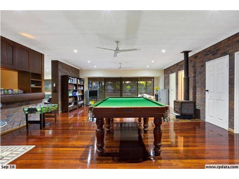 8 Chisholm Court, Mount Ommaney QLD 4074