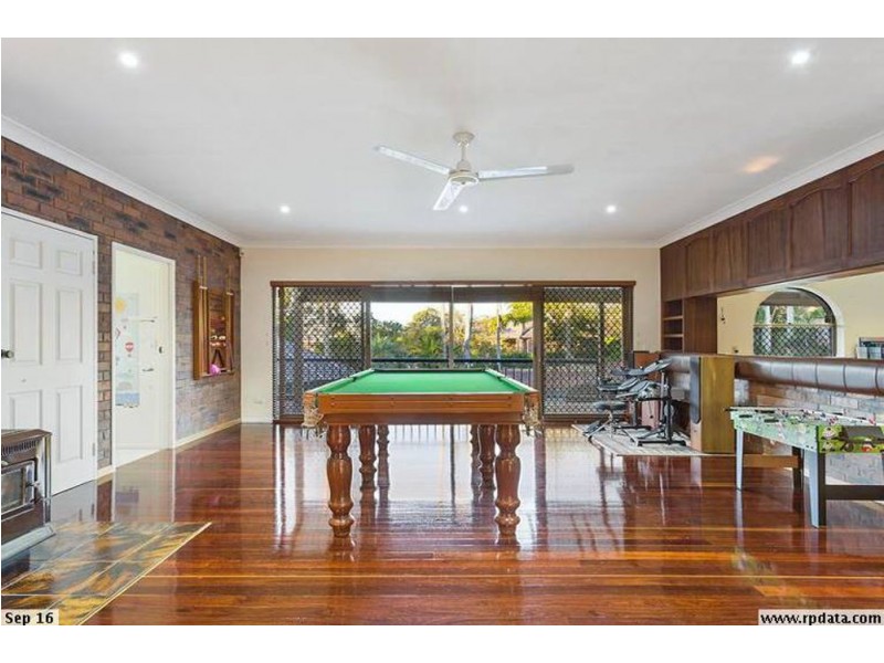 8 Chisholm Court, Mount Ommaney QLD 4074