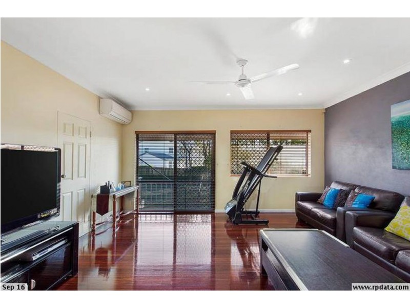 8 Chisholm Court, Mount Ommaney QLD 4074