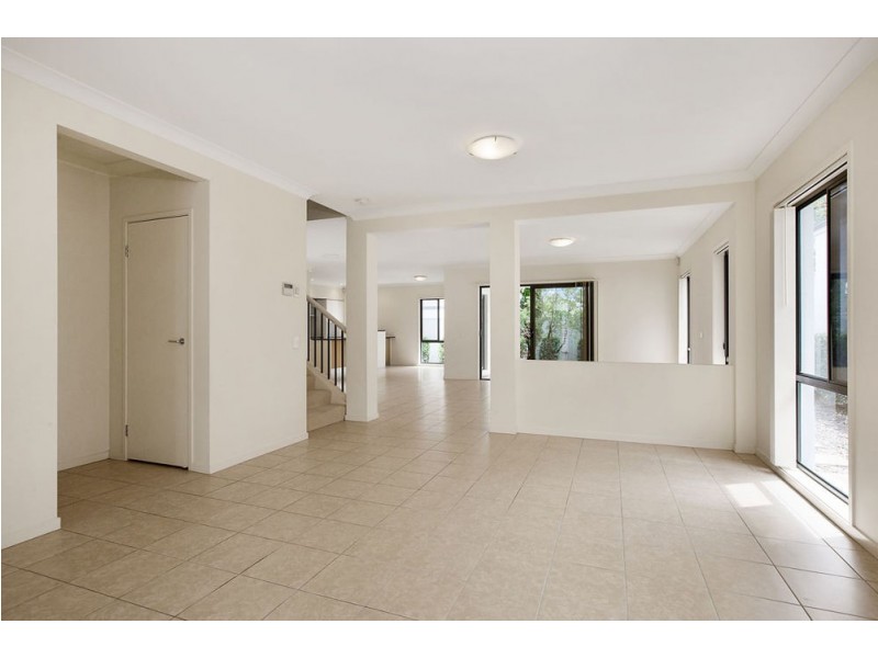 Mount Ommaney QLD 4074