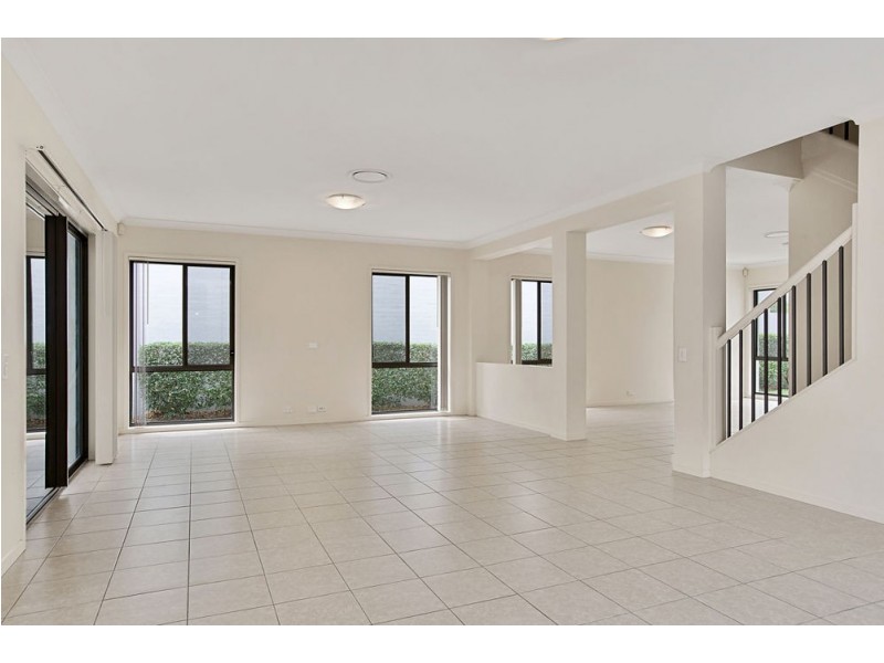 Mount Ommaney QLD 4074