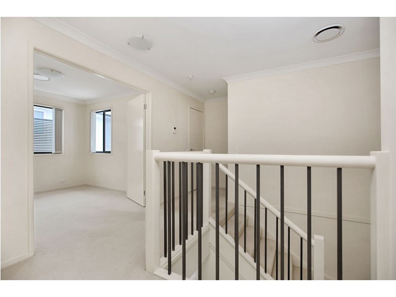 Mount Ommaney QLD 4074