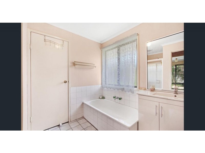 26 Loddon Street, Riverhills QLD 4074