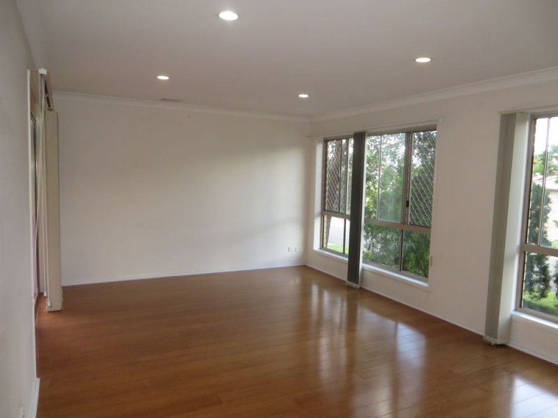 1 Warenda Close, Middle Park QLD 4074