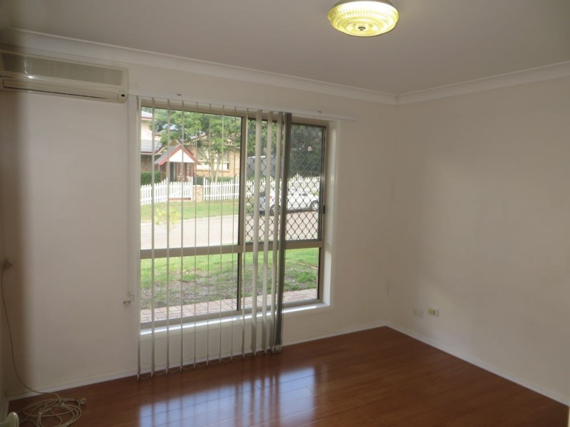 1 Warenda Close, Middle Park QLD 4074