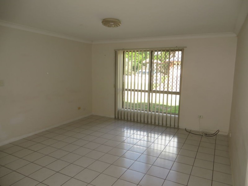 1 Warenda Close, Middle Park QLD 4074