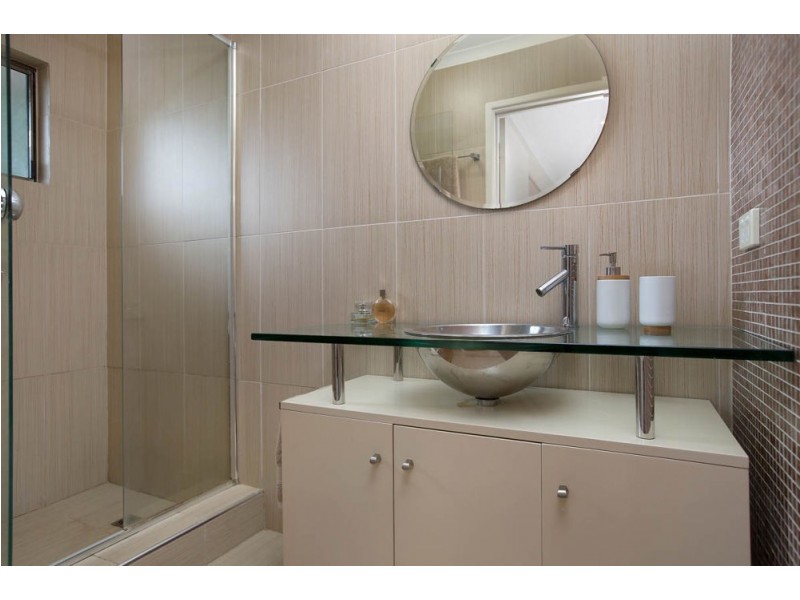 Seventeen Mile Rocks QLD 4073