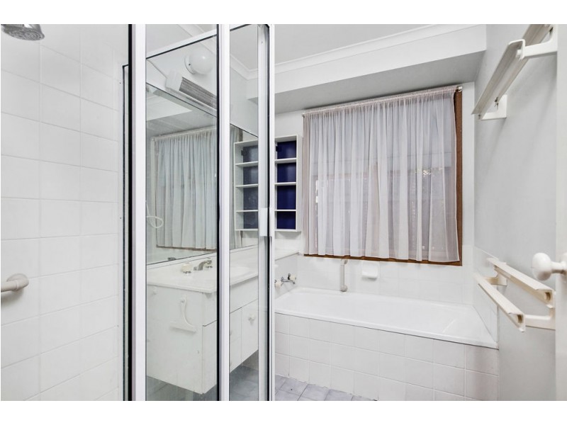 4/5 WANATA STREET, Sinnamon Park QLD 4073