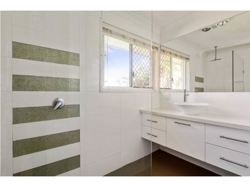 176 Brisbane Tce, Goodna QLD 4300