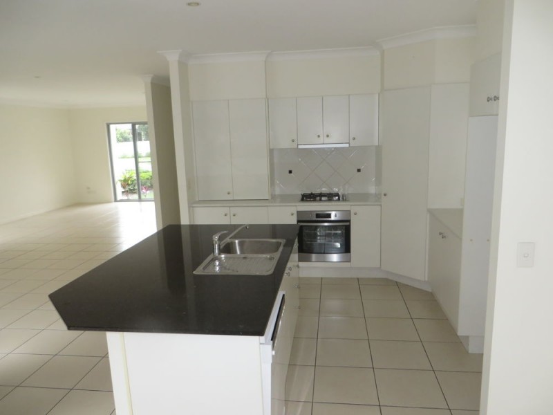 70 SINNAMON ROAD, Sinnamon Park QLD 4073
