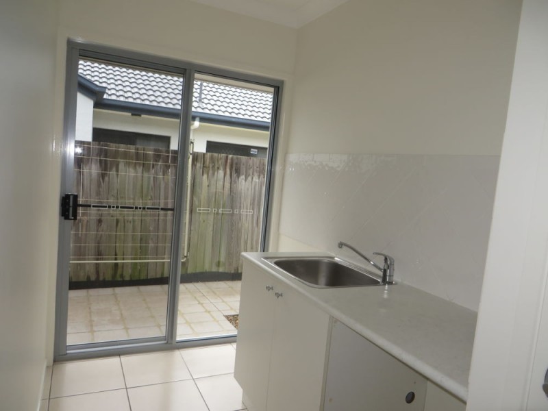 70 SINNAMON ROAD, Sinnamon Park QLD 4073
