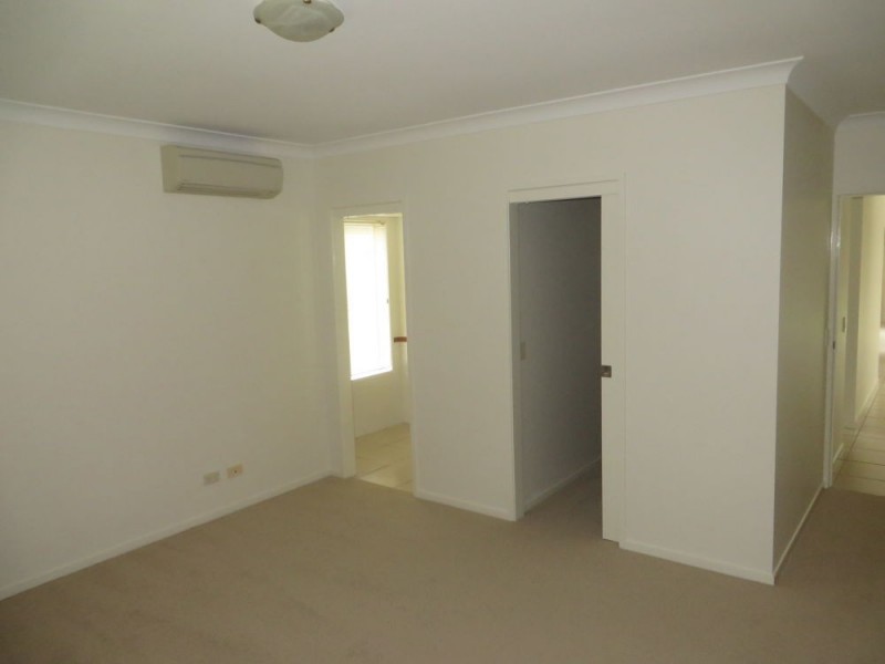 70 SINNAMON ROAD, Sinnamon Park QLD 4073