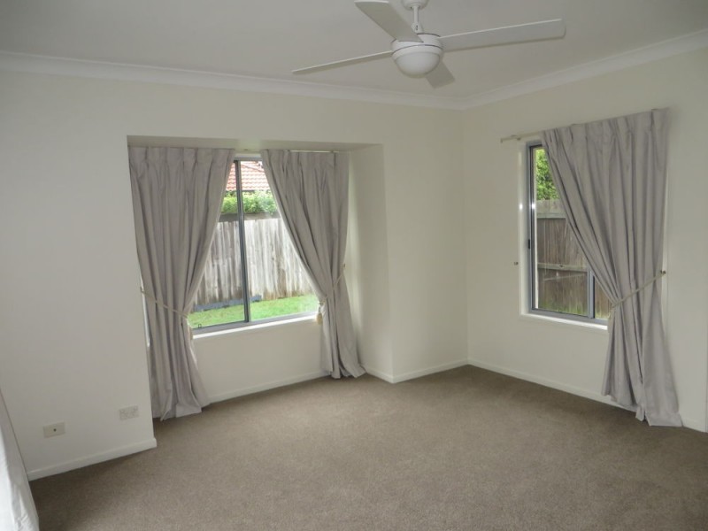 70 SINNAMON ROAD, Sinnamon Park QLD 4073