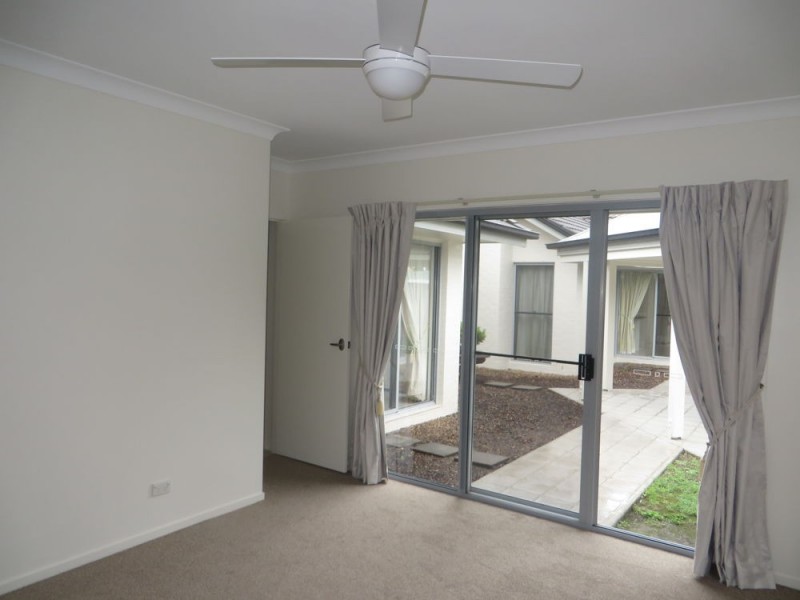 70 SINNAMON ROAD, Sinnamon Park QLD 4073