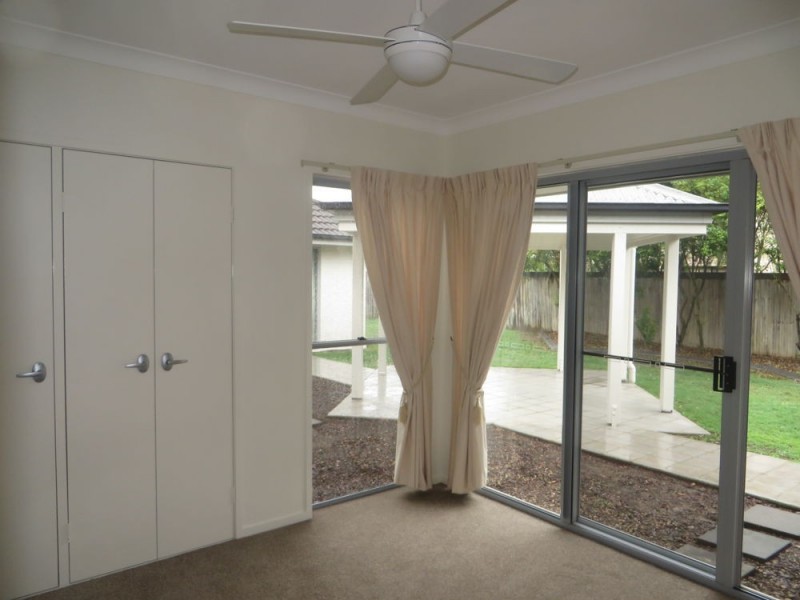 70 SINNAMON ROAD, Sinnamon Park QLD 4073