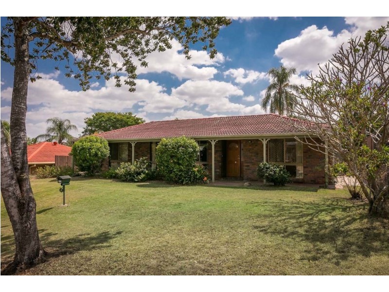 4 Buscall Court, Sinnamon Park QLD 4073