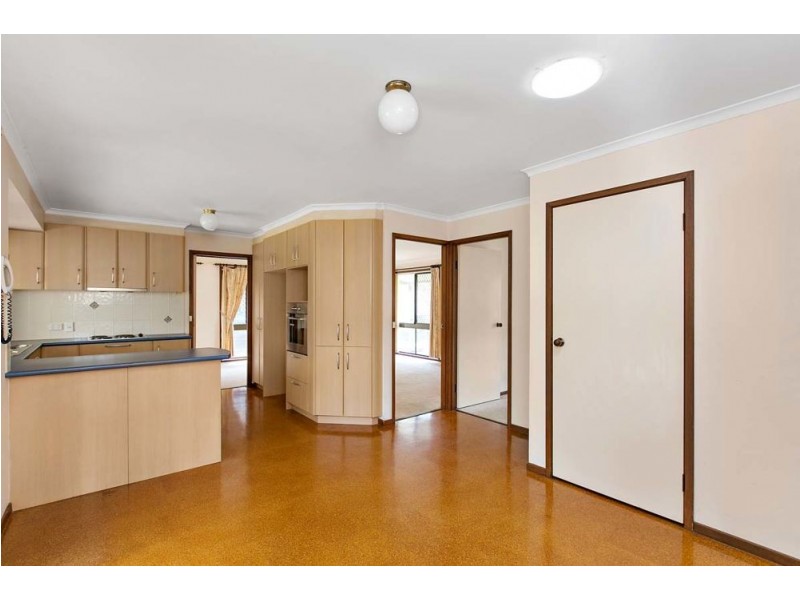 4 Buscall Court, Sinnamon Park QLD 4073