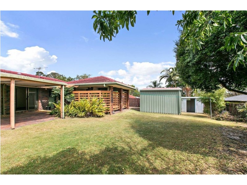 4 Buscall Court, Sinnamon Park QLD 4073