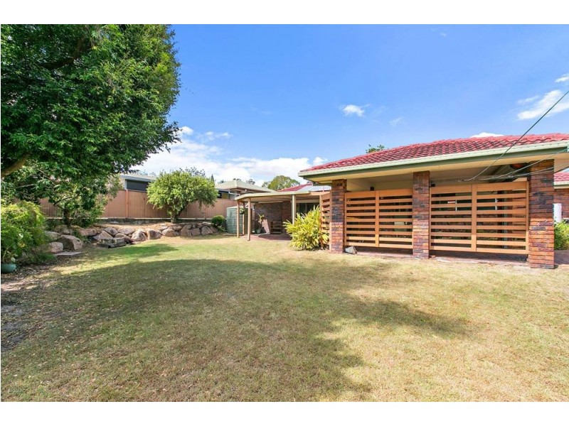 4 Buscall Court, Sinnamon Park QLD 4073