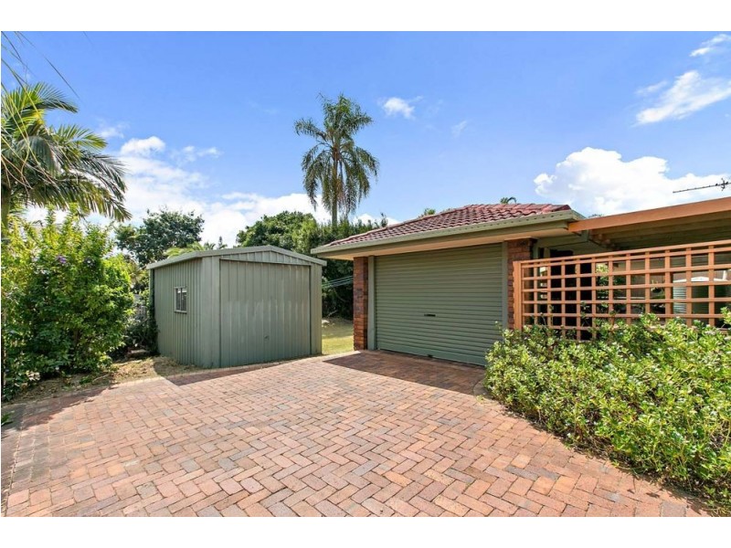4 Buscall Court, Sinnamon Park QLD 4073