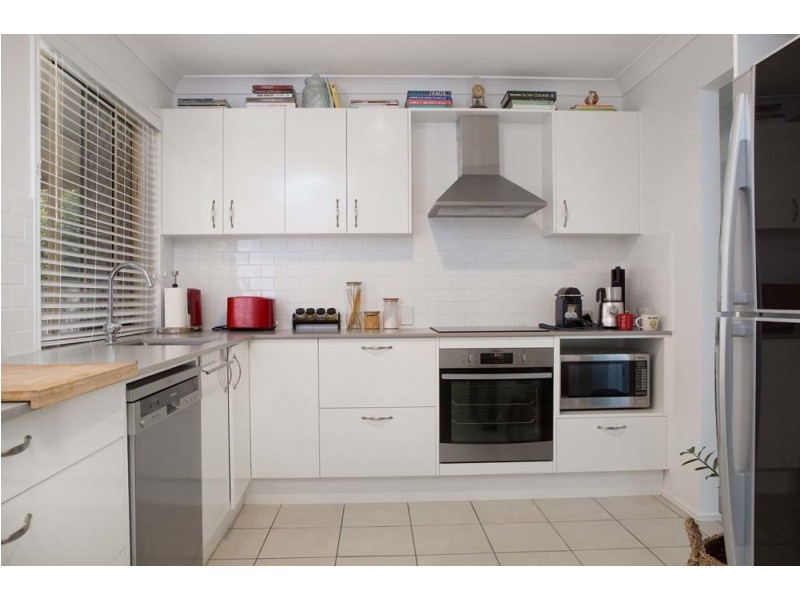 1 Platypus Close, Riverhills QLD 4074