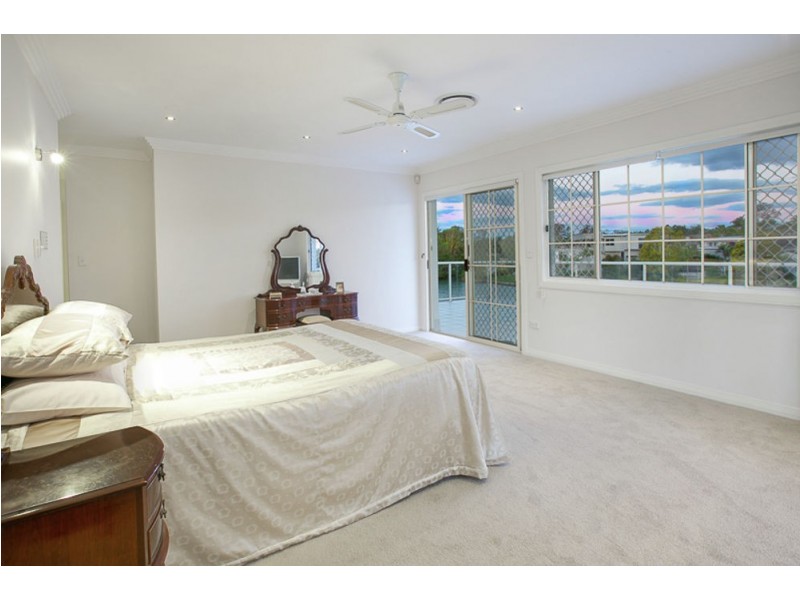 32 Newell Place, Westlake QLD 4074