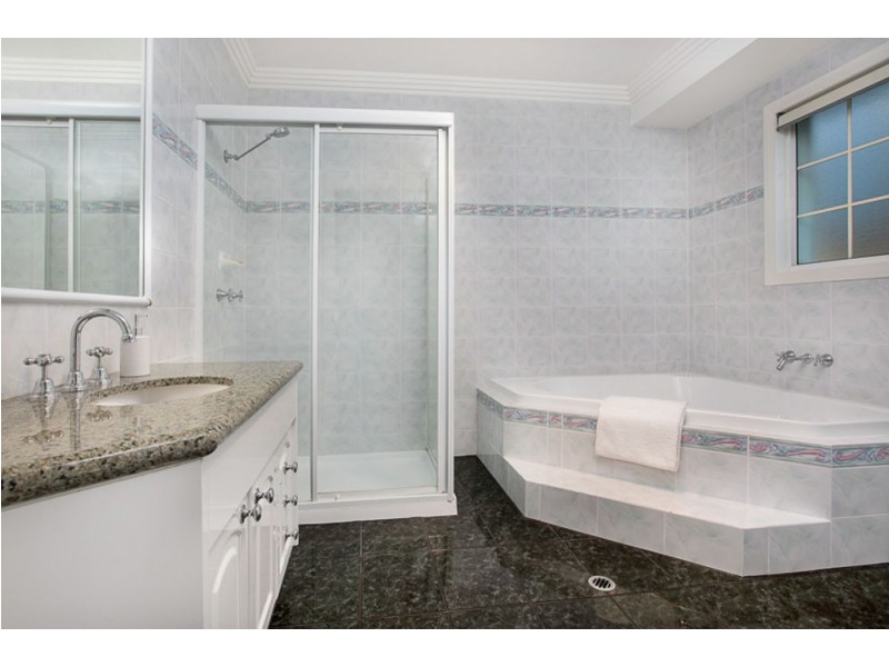 32 Newell Place, Westlake QLD 4074