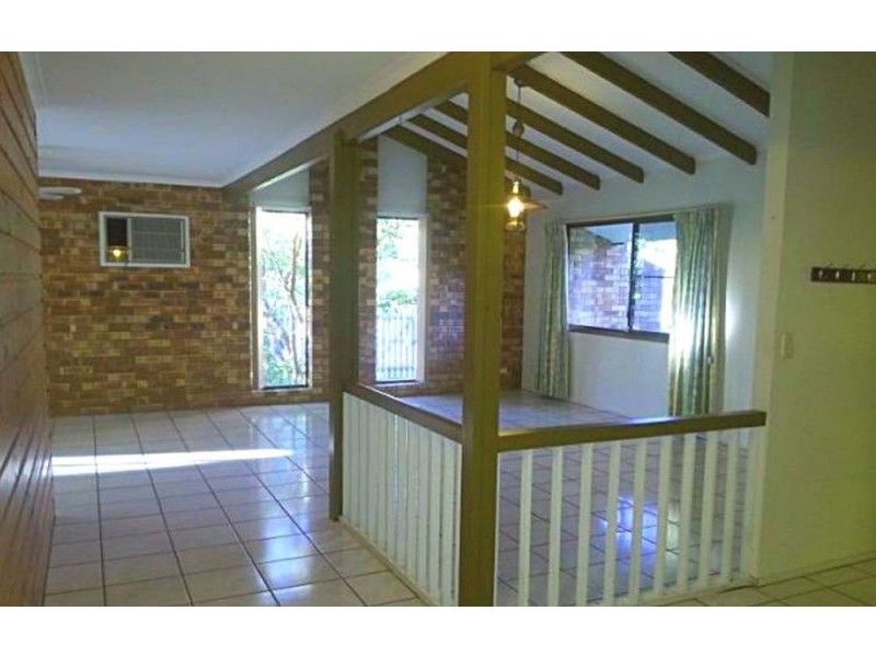 2 Langlo Street, Riverhills QLD 4074