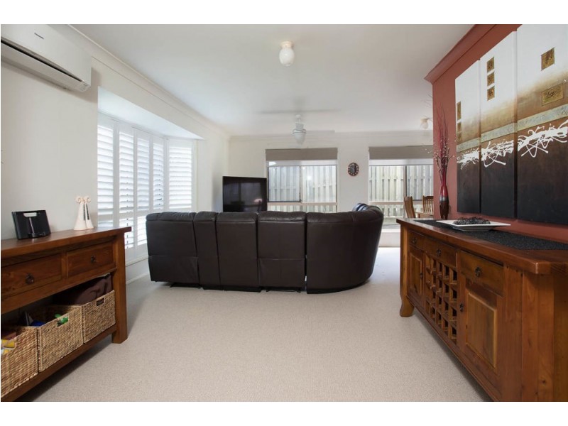 Seventeen Mile Rocks QLD 4073