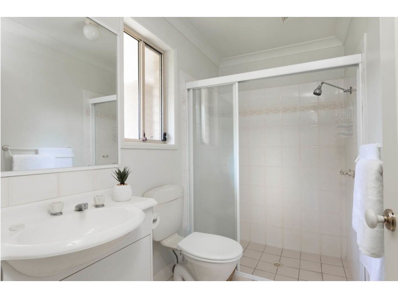 Seventeen Mile Rocks QLD 4073