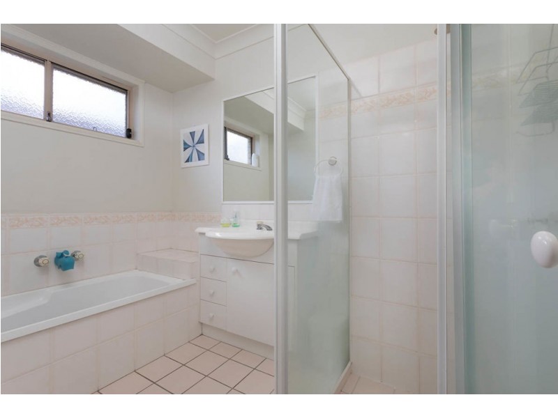 Seventeen Mile Rocks QLD 4073