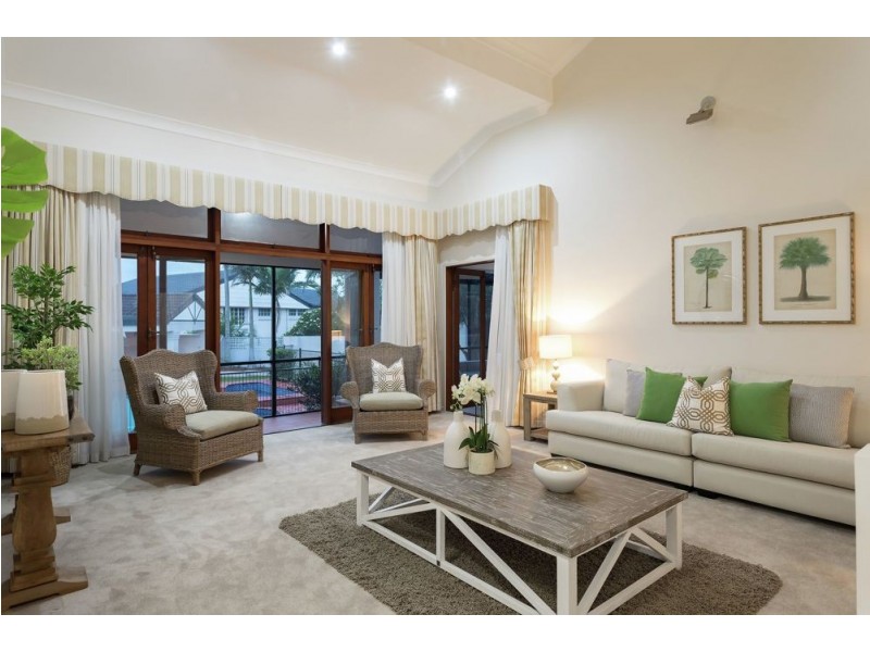 Mount Ommaney QLD 4074