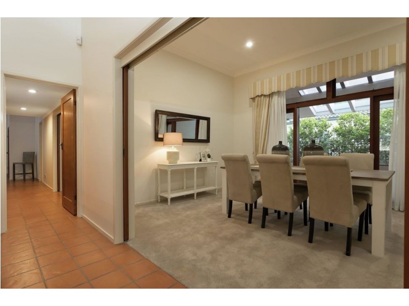 Mount Ommaney QLD 4074