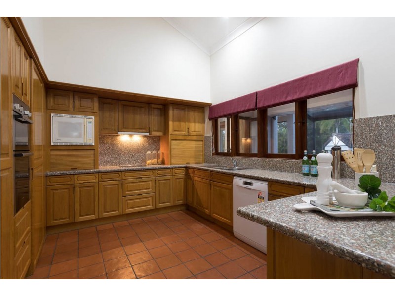 Mount Ommaney QLD 4074