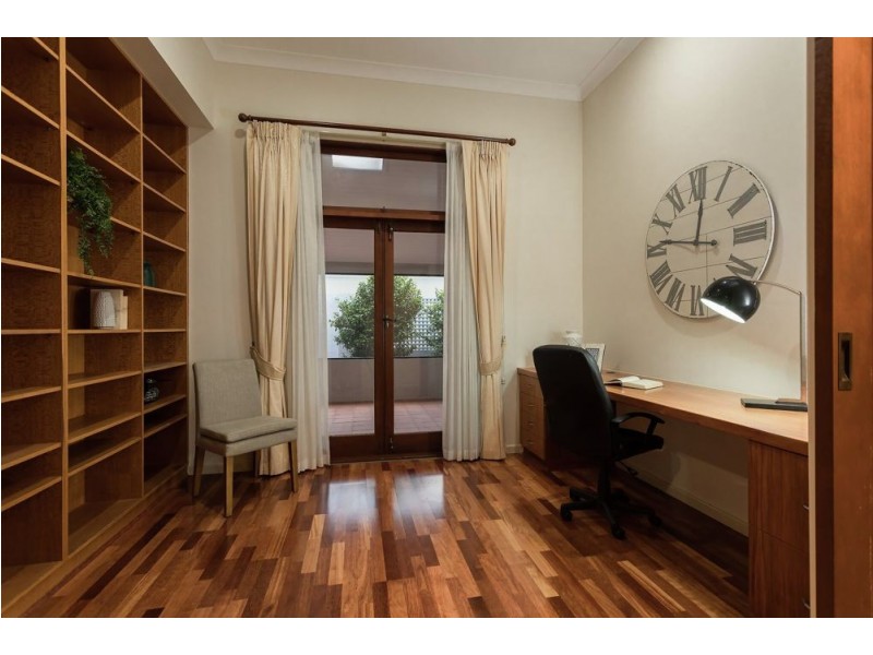 Mount Ommaney QLD 4074