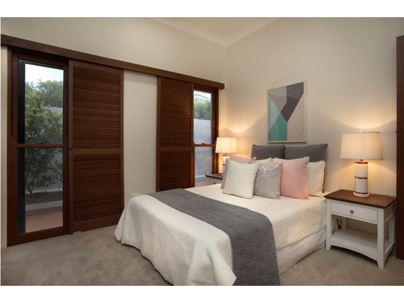 Mount Ommaney QLD 4074