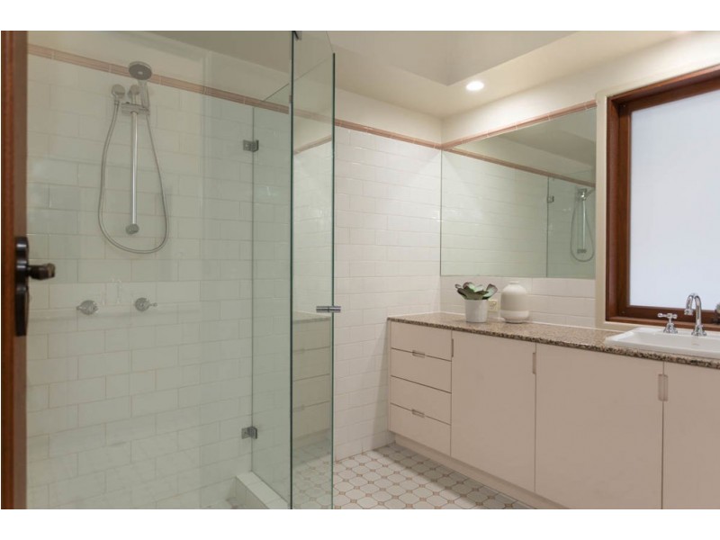 Mount Ommaney QLD 4074